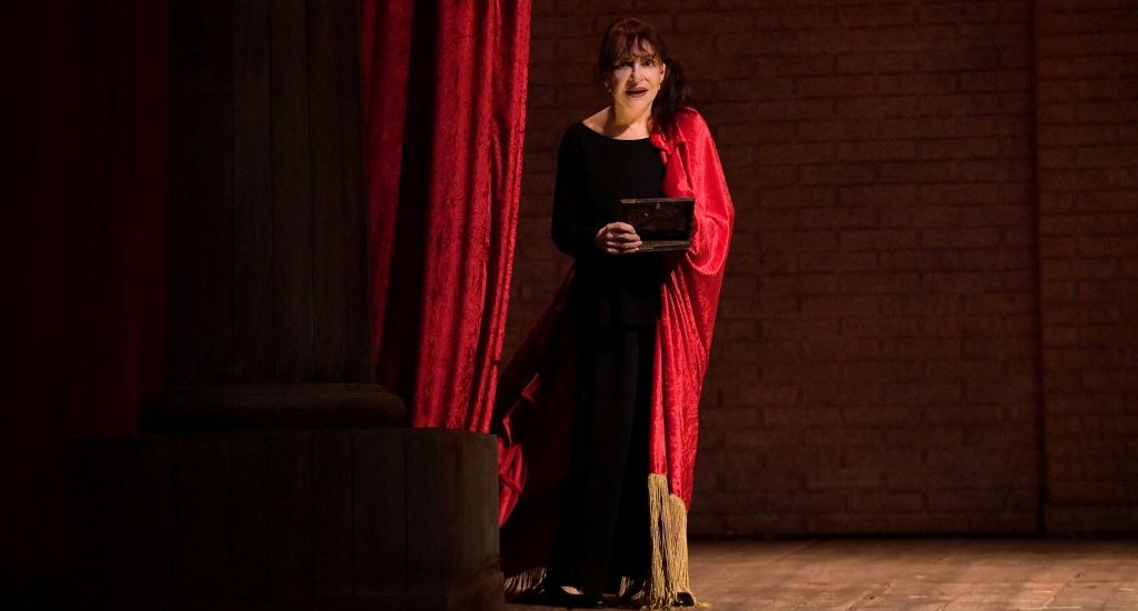 adriana asti memorie di adriana spettacolo teatr quirino zerkalo spettacolo