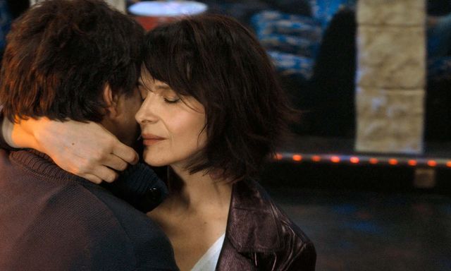 l amore secondo isabelle recensione film claire denis juliette binoche zerkalo spettacolo