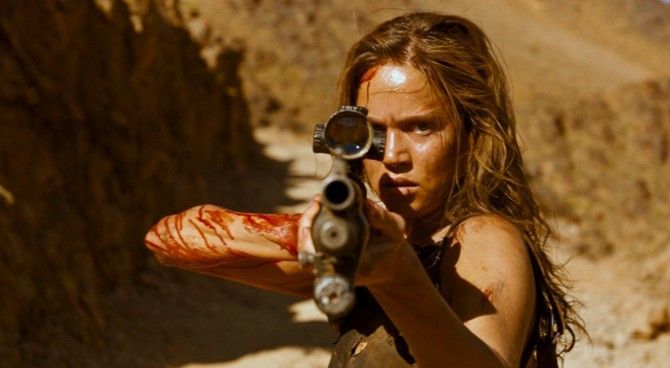 revenge recensione film matilda lutz zerkalo spettacolo