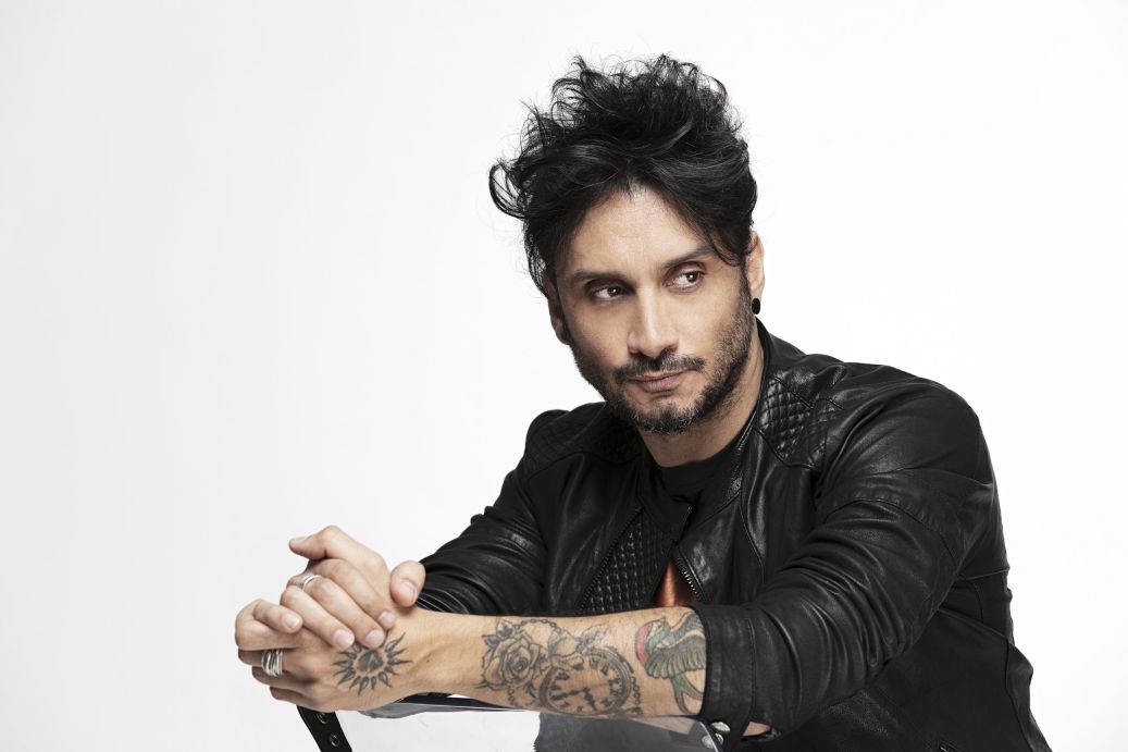 fabrizio moro figli di nessuno zerkalo spettacolo