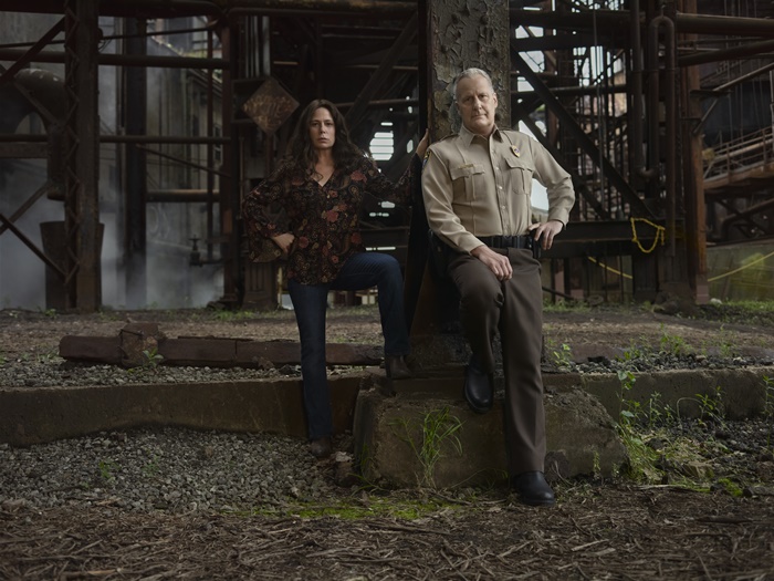 AMERICAN RUST, tutto sulla serie Sky con Jeff Daniels e Maura Tierney zerkalo spettacolo