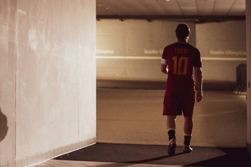 Mi chiamo Francesco Totti, anticipazioni sul docufilm che sarà presentato alla Festa del Cinema di Roma zerkalo spettacolo