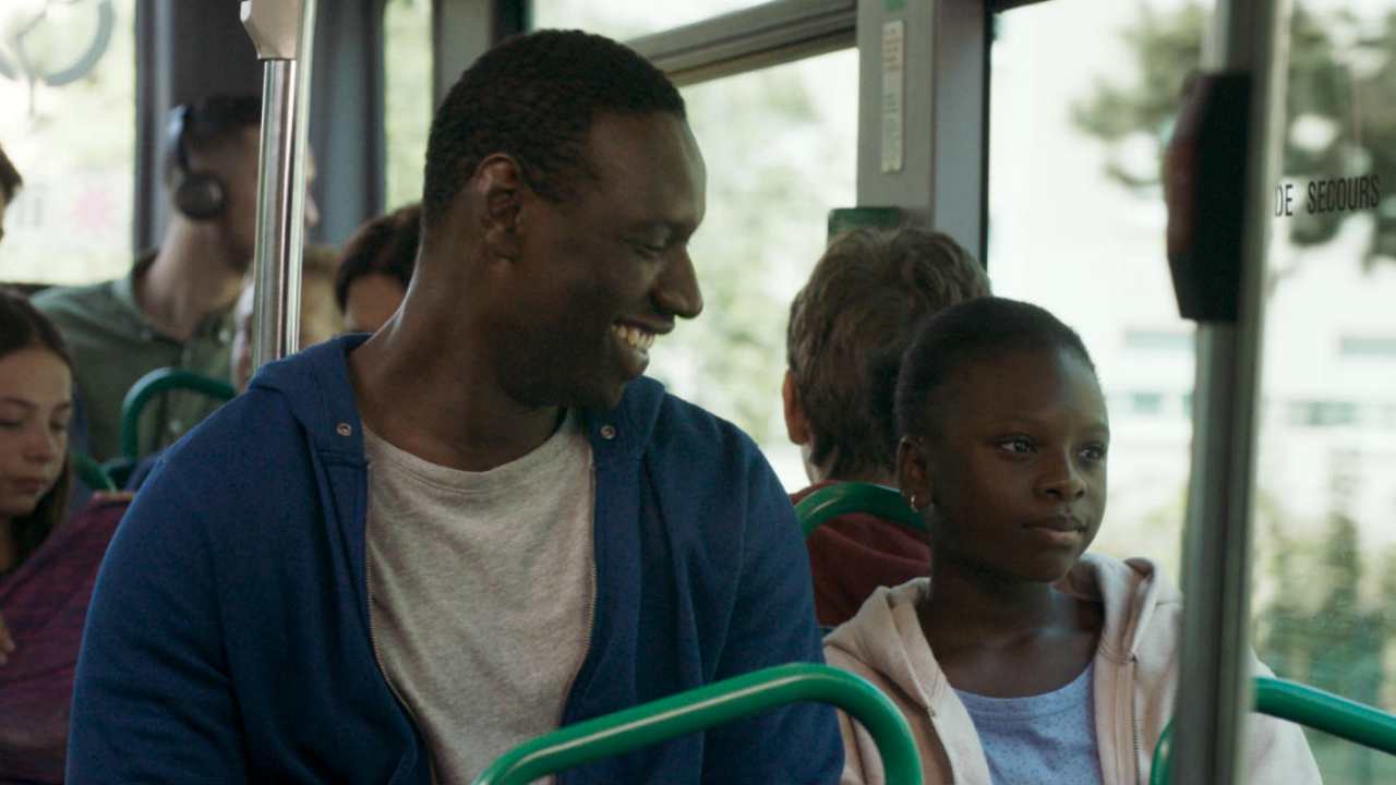 Il principe dimenticato, al cinema la nuova commedia di Michel Hazanavicius con Omar Sy zerkalo spettacolo