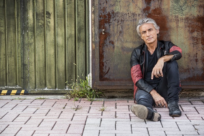 Ligabue, il duetto con Elisa e tutti i brani del nuovo disco 7 e della raccolta 77+7 zerkalo spettacolo