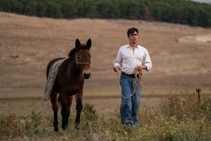 L'Ultimo Paradiso, il film Netflix con Scamarcio racconta un'Italia che non ha smesso di sognare zerkalo spettacolo