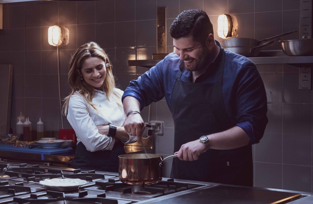 La cena perfetta, anticipazioni del film con Salvatore Esposito e Greta Scarano zerkalo spettacolo