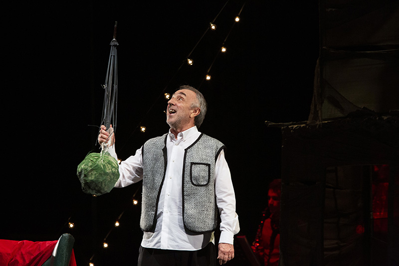 La vita davanti a sé di e con Silvio Orlando in scena al Teatro Argentina zerkalo spettacolo