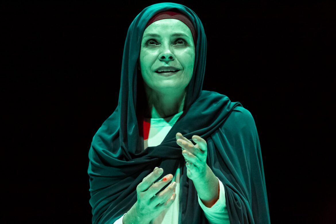 TeatroBasilica, Galatea Ranzi protagonista di In nome della madre di Erri De Luca zerkalo spettacolo