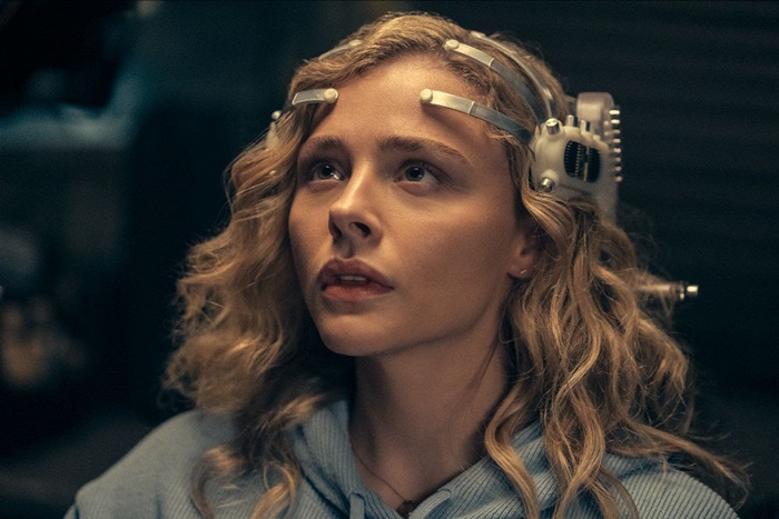 INVERSO - The Peripheral, anticipazioni della serie di William Gibson con Chloë Grace Moretz zerkalo spettacolo